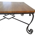 שולחן סלון ריבועי בשילוב עץ